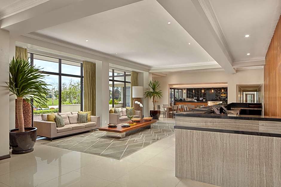 Holiday Inn and Suites Batangas Limapark By IHG