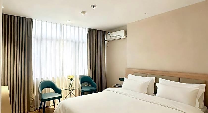 Green Oasis Hotel