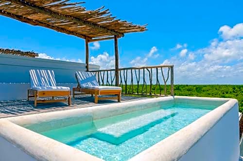 Punta Blanca Beachfront Suites