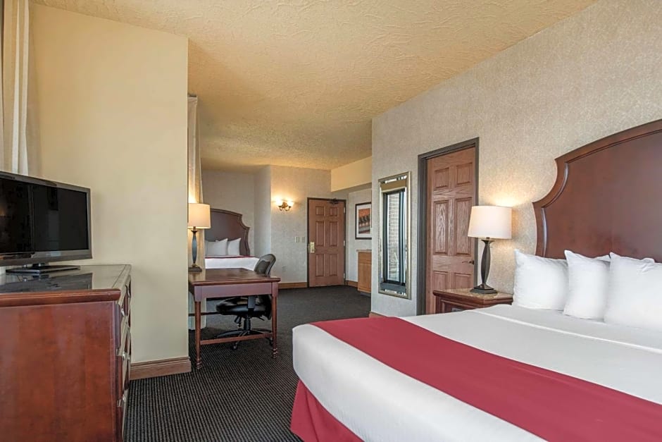 Shoreline Inn & Conference Center, Ascend Hotel Collection
