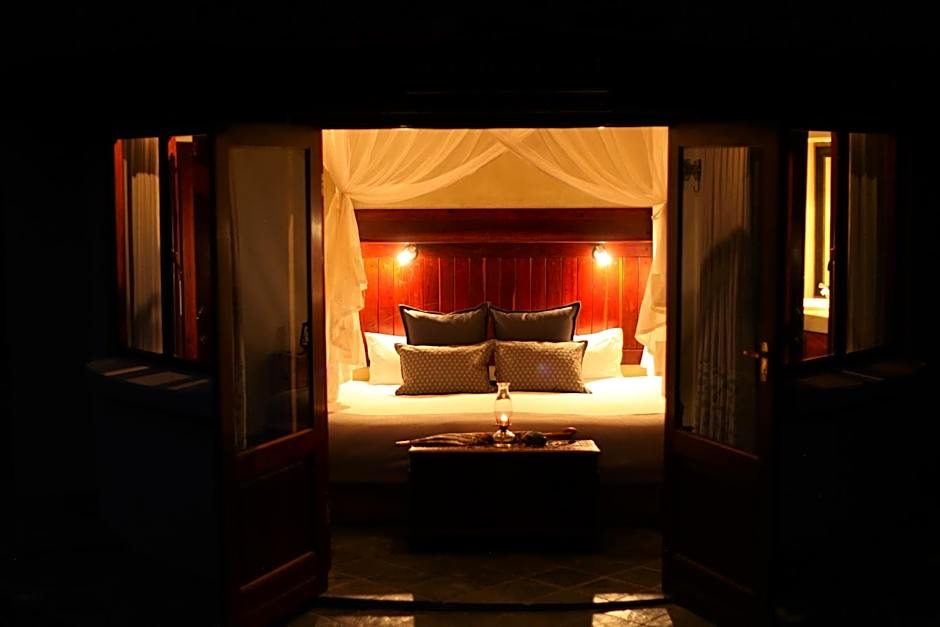 Ivory Wilderness River Rock Lodge