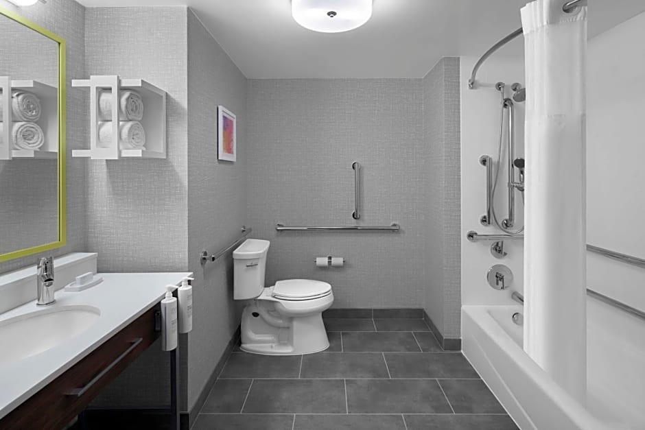 Hampton Inn By Hilton And Suites Grand Rapids