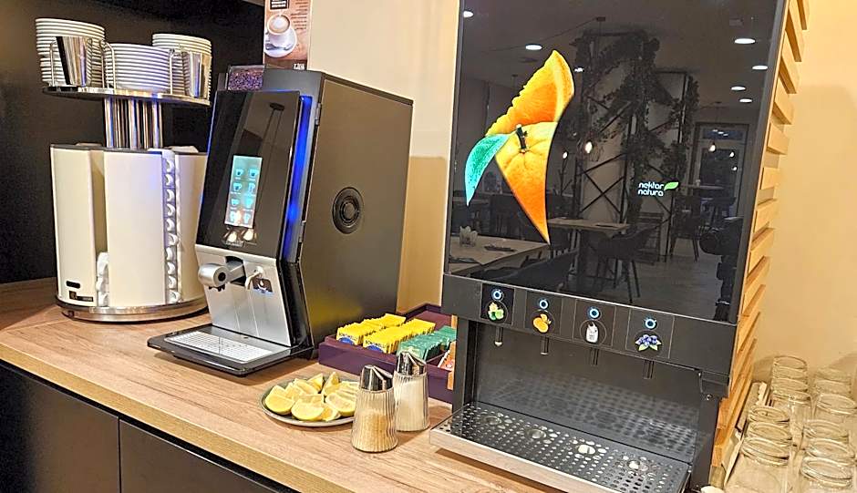 Lipa, Hotel & Bistro