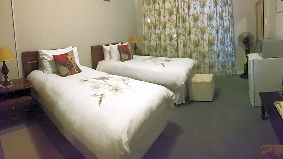 Kwa-Dlamathe Guesthouse