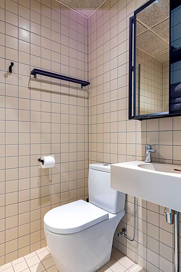 Hugo Apartment Hotel