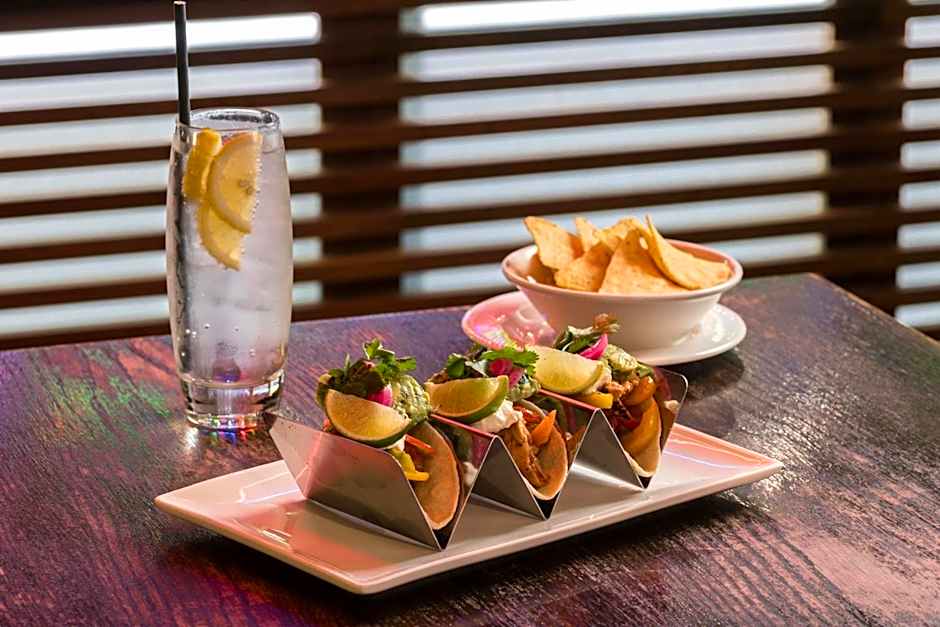 Renaissance by Marriott London Heathrow Hotel