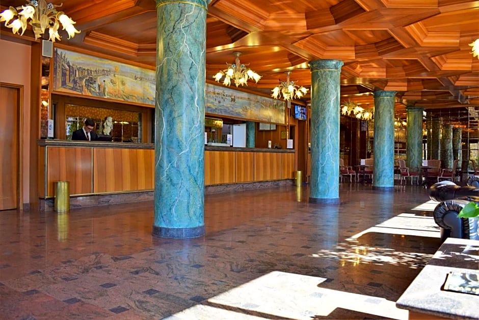 Russott Hotel