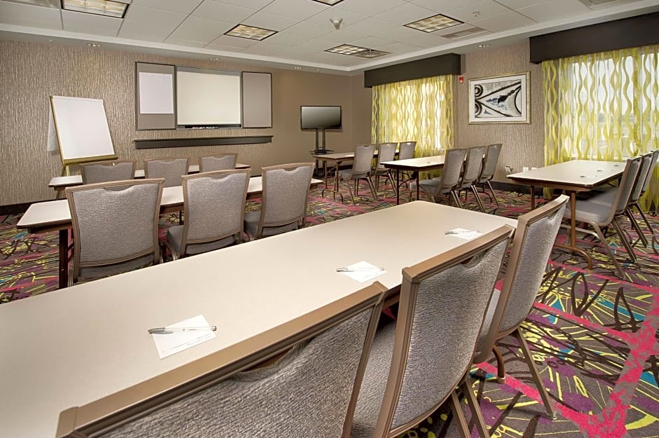 Hampton Inn By Hilton & Suites - Buffalo Airport