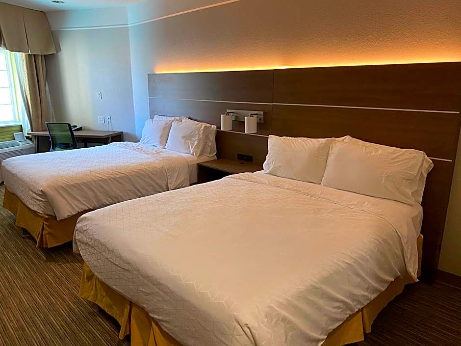 Holiday Inn Express & Suites Galveston West - Seawall