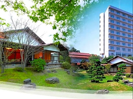 Guaranteed upper floor overlooking the Chikugo River Spacious Japanese-Western room 16 tatami mats Non-smoking