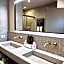 The Glam Boutique Hotel & Apt