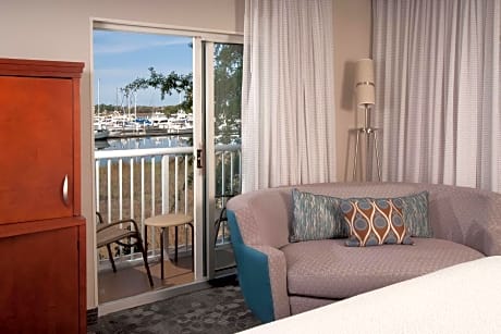 King Corner Room with Balcony - Water Front