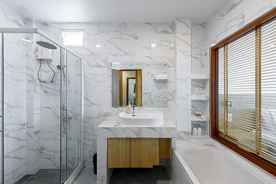 Chiangkhan River Walk Hotel