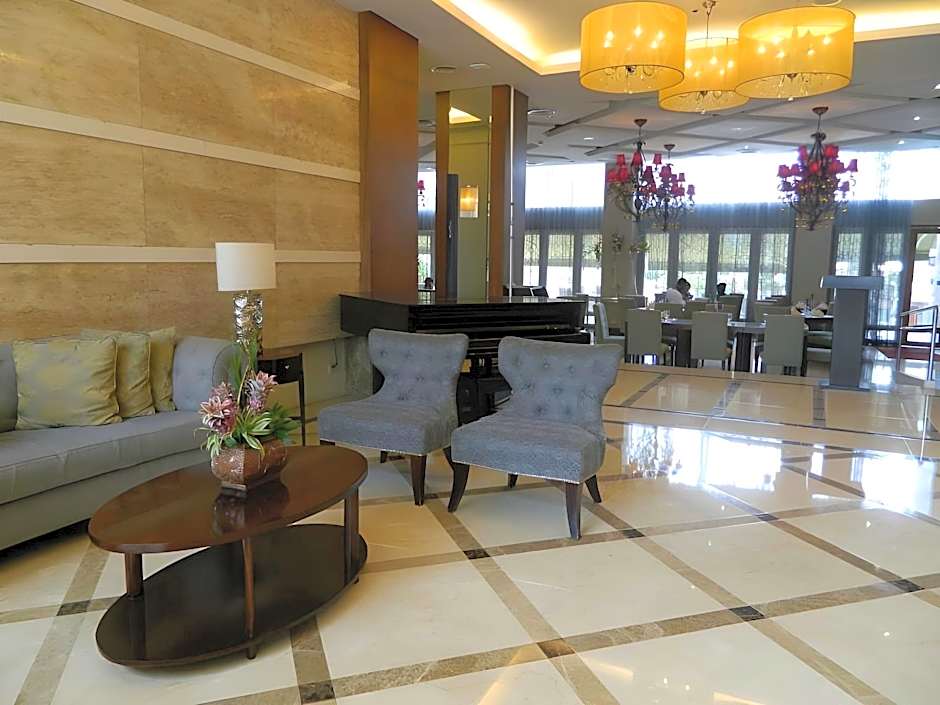 The Avenue Plaza Hotel