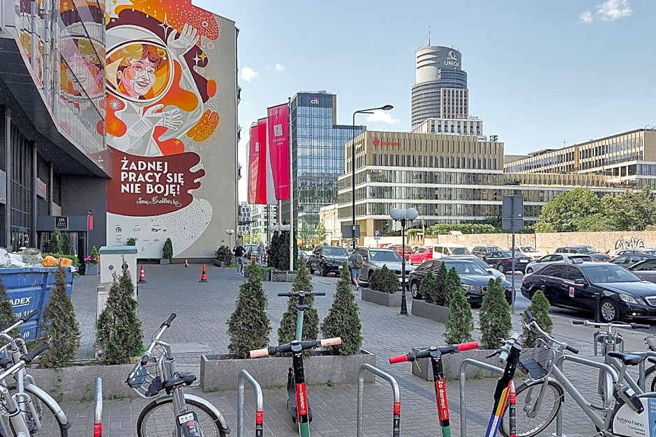 Lumina luxury apartments in Mennica Residence