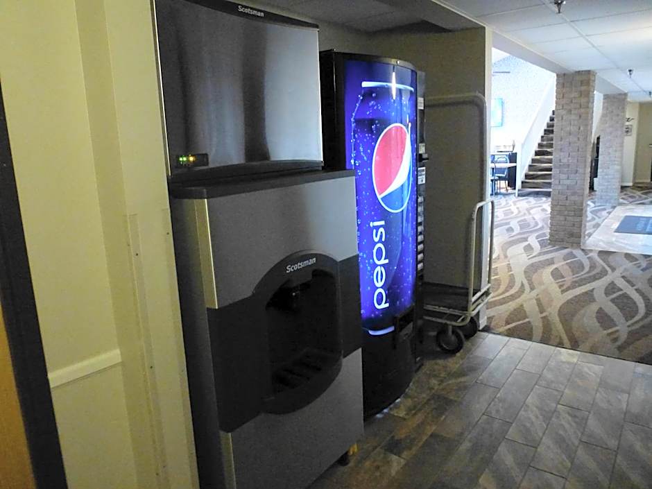 AmericInn by Wyndham Mitchell