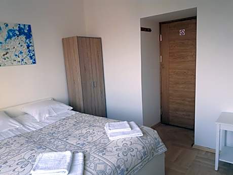 Apartment with Shower