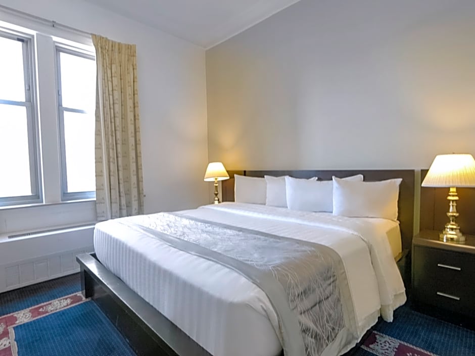 Photo 1 of 1 of Standard 1 King Bed