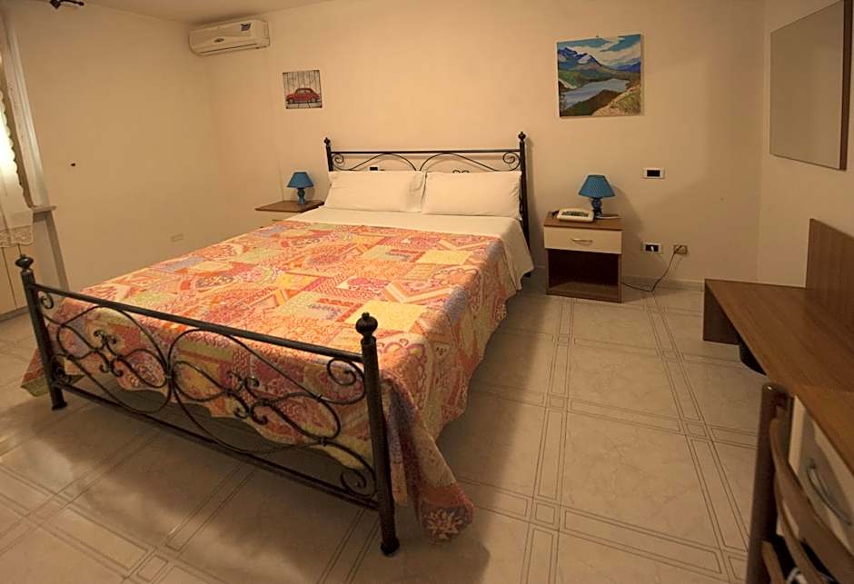 Hotel Athena