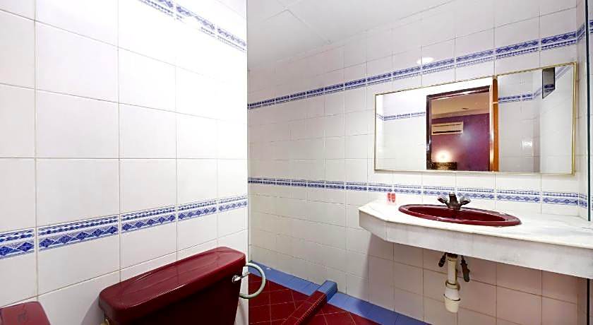 Super OYO 473 Comfort Hotel 2