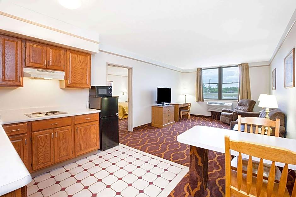 Photo 1 of 2 of 1 Queen Bed Suite