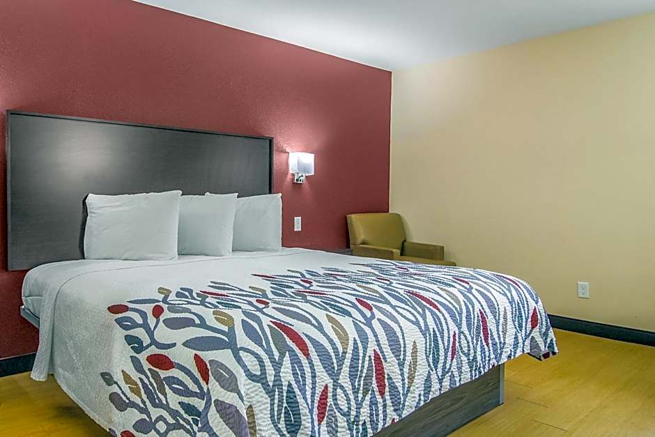 Photo 1 of 6 of Standard 1 King Bed
