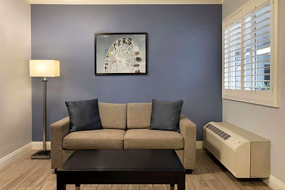 City Express by Marriott Manhattan Beach