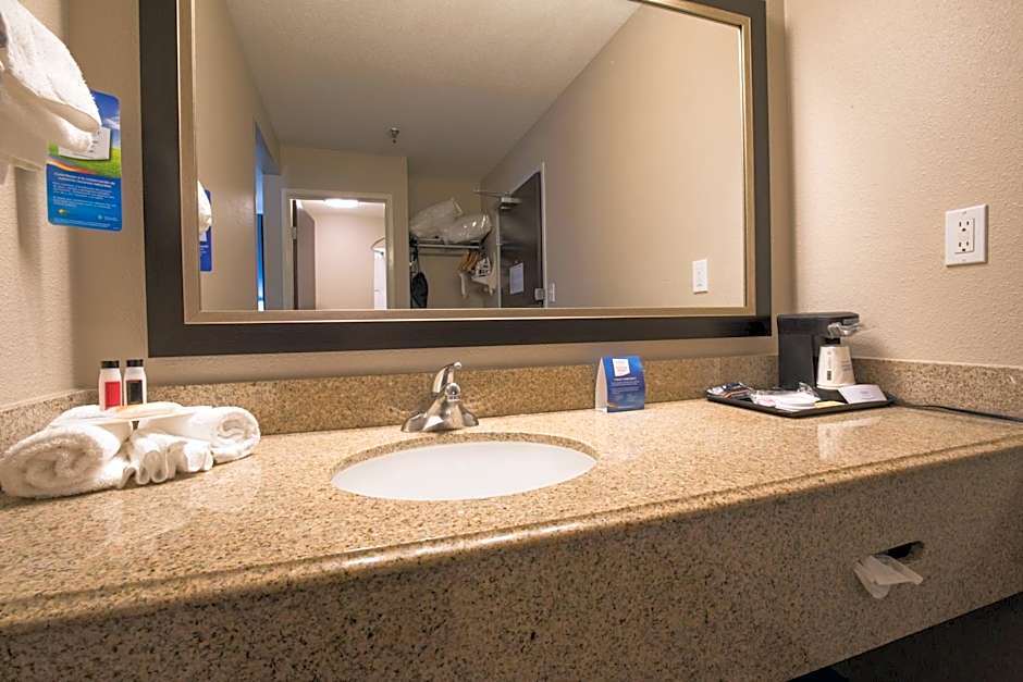 Baymont by Wyndham Detroit Airport/Romulus