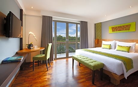 JUNIOR SUITE WITH CITY VIEW
