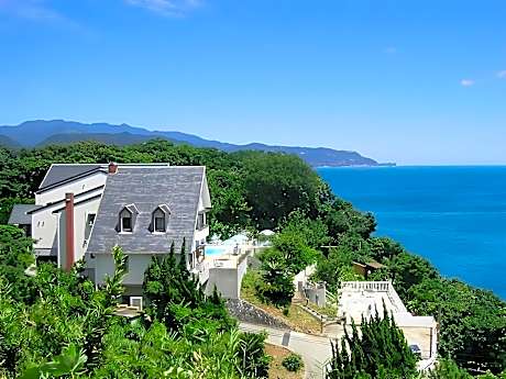 Gardenvilla Shirahama Resort Hotel