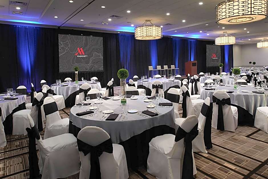 Marriott East Lansing at University Place