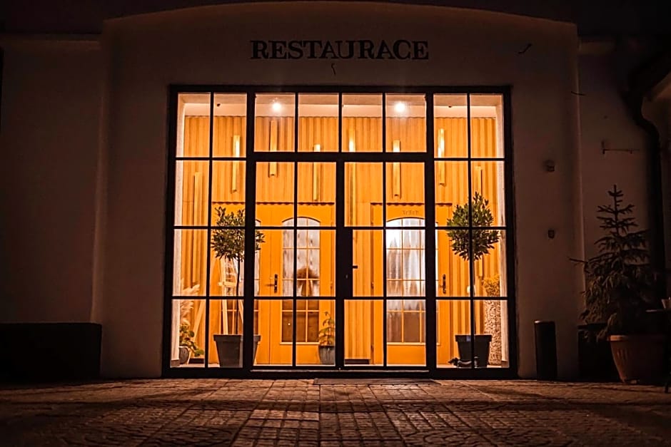 Golden Golem hotel & Spa