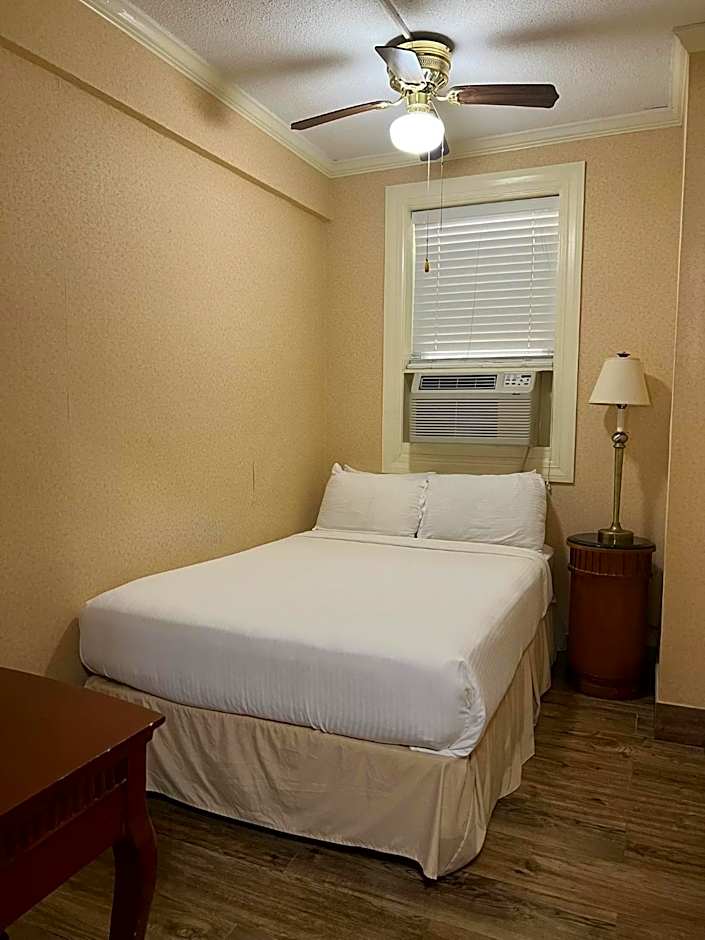 Photo 1 of 3 of Budget