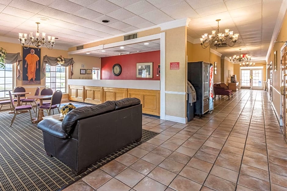 Econo Lodge Inn & Suites Orangeburg