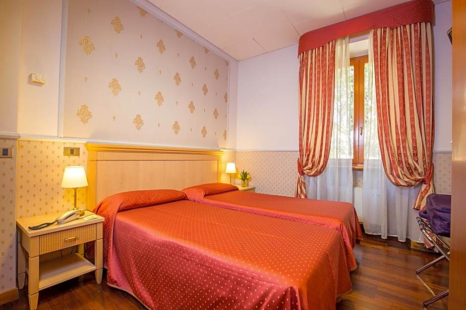 Hotel Arco Di Travertino