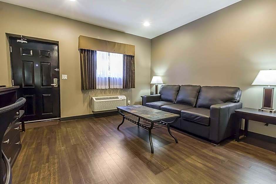 Quality Inn & Suites Saskatoon