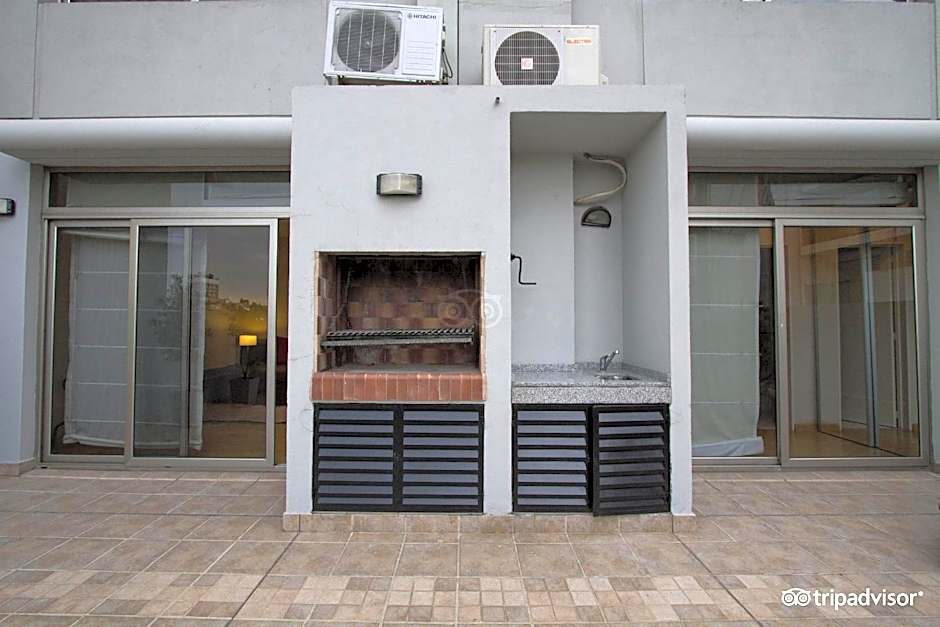 Recoleta Uriburu by Ayres