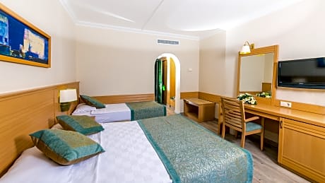 DOUBLE SINGLE USE BUNGALOW