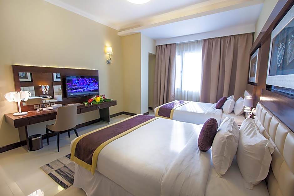 Atiram Premier Hotel