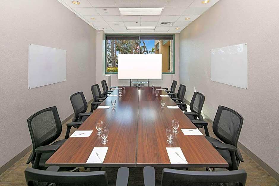 Country Inn & Suites by Radisson, San Diego North, CA