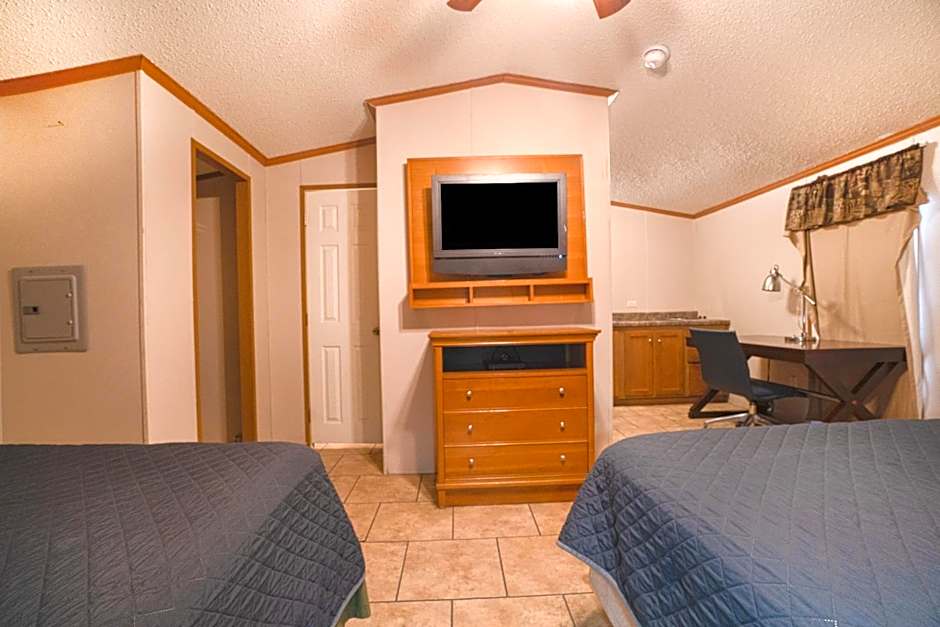 Grand Eagle Ford Lodge & RV Park