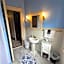 The Kings Throne Inn and Guest House