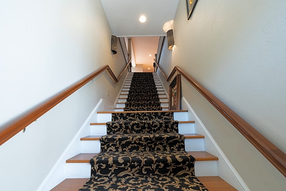 Oak Park Inn
