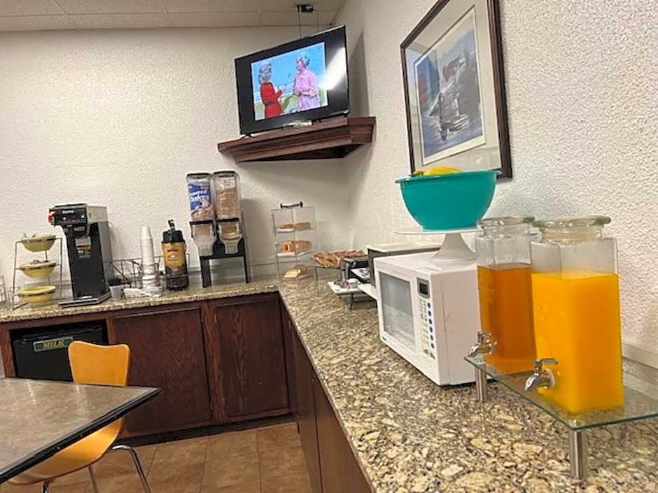Posh Inn & Suites