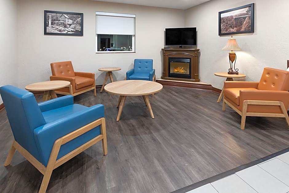 Super 8 by Wyndham Summersville