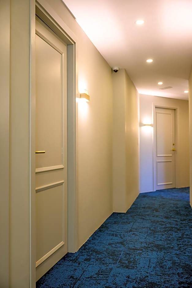 XVI Suites - Adults Only