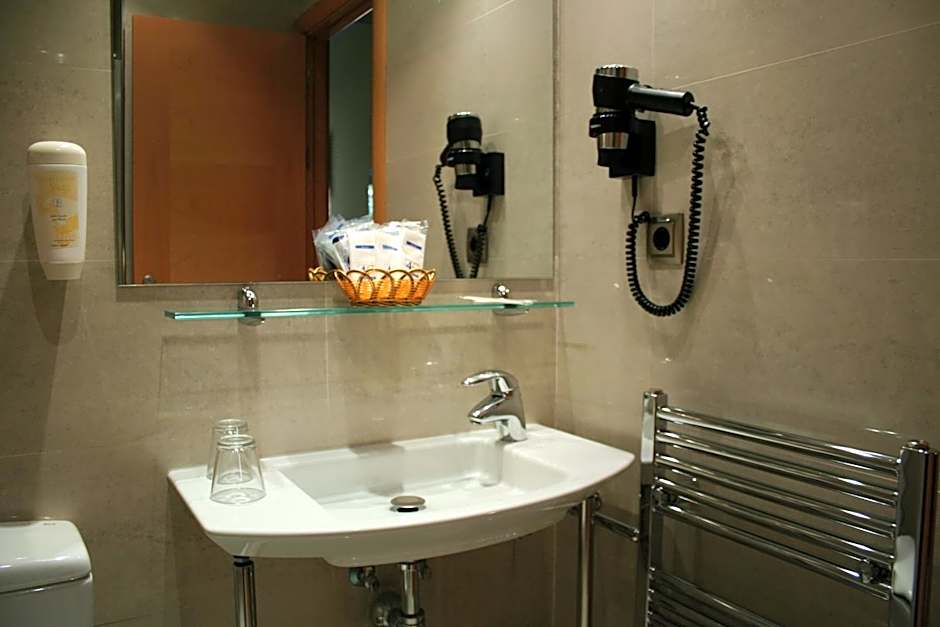 Hotel 4C Puerta Europa