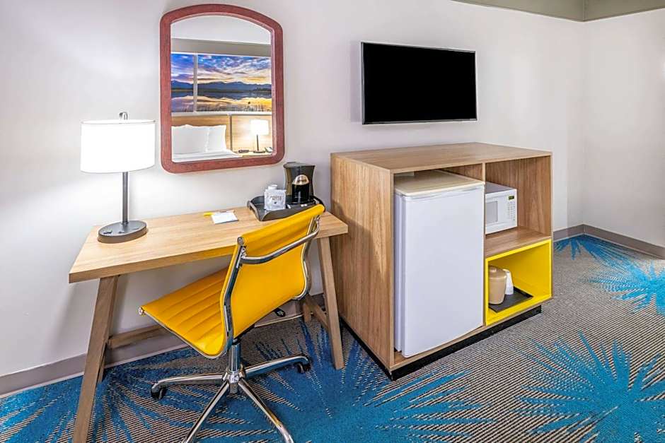 Days Inn by Wyndham Delta CO