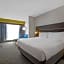 Holiday Inn Express & Suites - Milwaukee - Brookfield