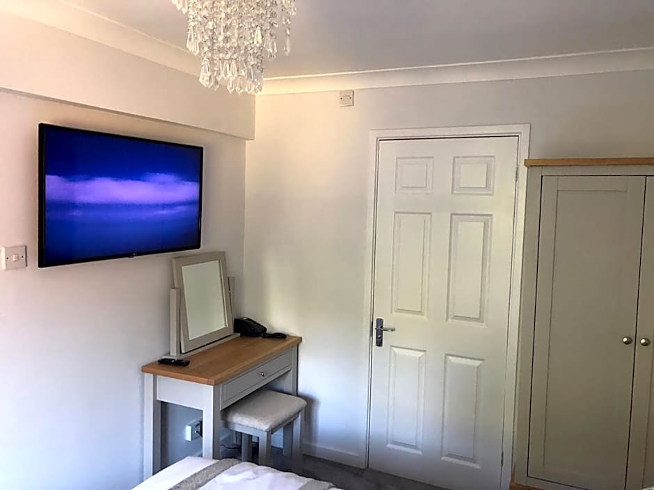 Old Hunters Lodge Whipsnade Limited